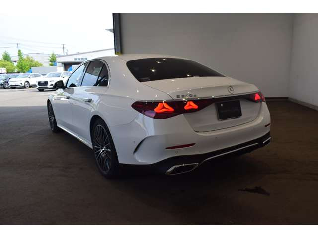 EクラスE220d アバンギャルド AMGラインパッケージ (ISG)