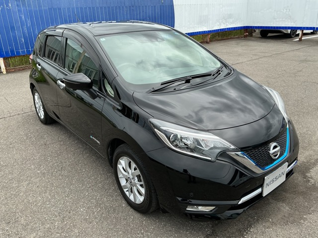 ノート1.2 e-POWER メダリスト FOUR 4WD
