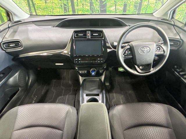 プリウス1.8 S