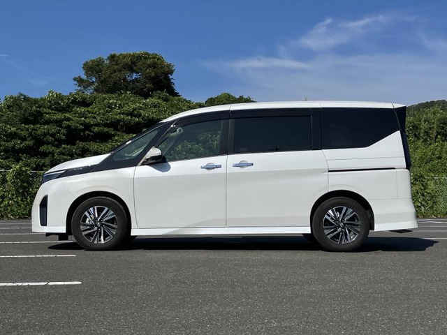 セレナ1.4 e-POWER ハイウェイスターV