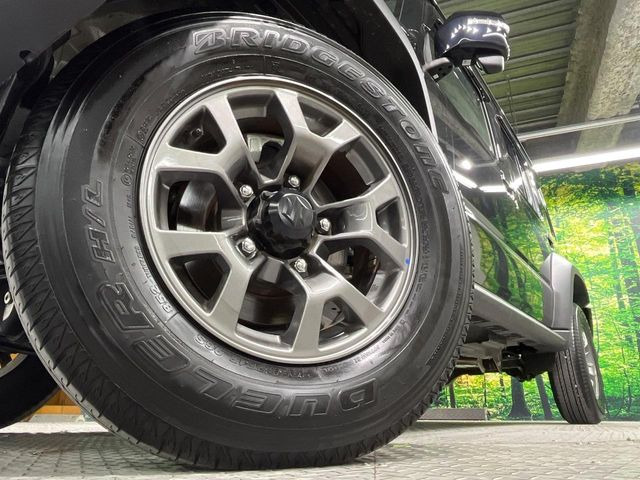 �y����15�C���`�A���~�z�C�[���z�O�ςɃ}�b�`���������A���~�z�C�[���𑕒����Ă���܂��B�e��ЊO�A���~�z�C�[����A�X�^�b�h���X�^�C�����戵�����Ă���܂��B���񂲑��k����������