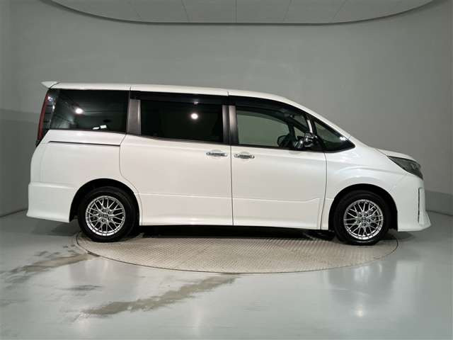 ノア1.8 ハイブリッド Si W×B II