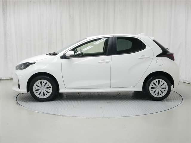 ヤリス1.5 ハイブリッド X E-Four 4WD