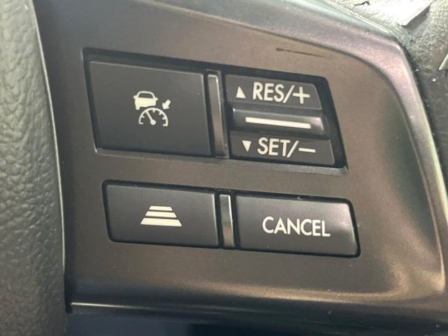 【全車速追従機能付クルーズコントロール】高速道路での長距離走行が楽に!!自動で速度を保つクルーズコントロールが、衝突軽減システムと連携し、前方の車両を感知して車間を保つように速度調節してくれます!!