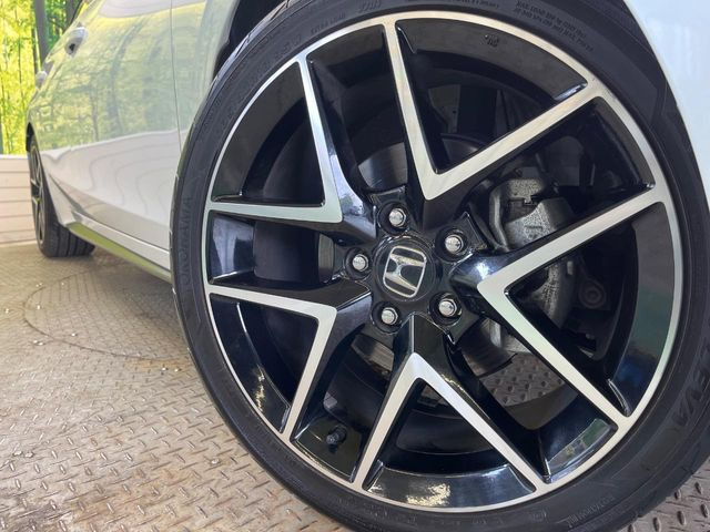 �y����18�C���`�A���~�z�C�[���z�O�ςɃ}�b�`���������A���~�z�C�[���𑕒����Ă���܂��B�e��ЊO�A���~�z�C�[����A�X�^�b�h���X�^�C�����戵�����Ă���܂��B���񂲑��k����������