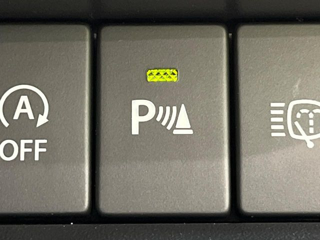 【クリアランスソナー】バンパーに付いたセンサーが障害物を検知!一定の距離に近づくとアラートで教えてくれます♪狭い駐車スペースや車庫入れ時も安心ですね☆