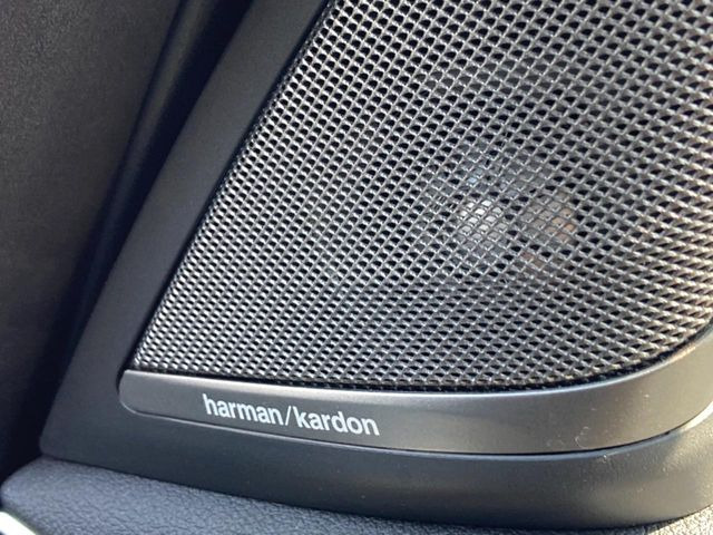 ��harman/kardon�T�E���h�V�X�e��:�I�[�f�B�I��僁�[�J�[����|����v���~�A���X�s�[�J�[�𑕔��B�����̃X�s�[�J�[����A���̗������܂ŕ����鍂�i���ȉ��y�����y���݂��������܂��B