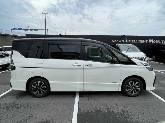 セレナ1.2 e-POWER ハイウェイスターV
