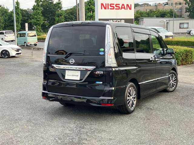セレナ2.0 ハイウェイスター S-HYBRID アドバンスドセーフティパッケージ