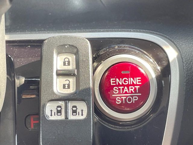�yHonda�X�}�[�g�L�[�z�J�o����|�P�b�g�ɓ��ꂽ�܂܂ł��h�A�̎{���E�������\�ȃX�}�[�g�L�[�𑕔��B�G���W���̃I���E�I�t�����J�M�����o���K�v����������Ƃ��Ă��֗��ł���