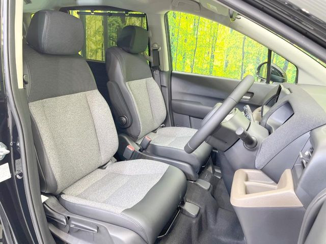 もちろん車内はキレイです♪よりクリーンな状態をキープしたいお客様には『ナノゾーンコート』がおすすめ!新型コロナウイルス対策や、除菌・消臭に効果を発揮し多くの方にご好評いただいております。