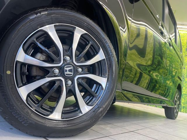 �y����14�C���`�A���~�z�C�[���z�O�ςɃ}�b�`���������A���~�z�C�[���𑕒����Ă���܂��B�e��ЊO�A���~�z�C�[����A�X�^�b�h���X�^�C�����戵�����Ă���܂��B���񂲑��k����������