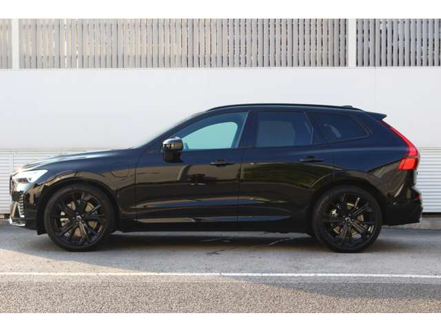 XC60ウルトラ T6 AWD プラグイン ハイブリッド ブラック エディション 4WD