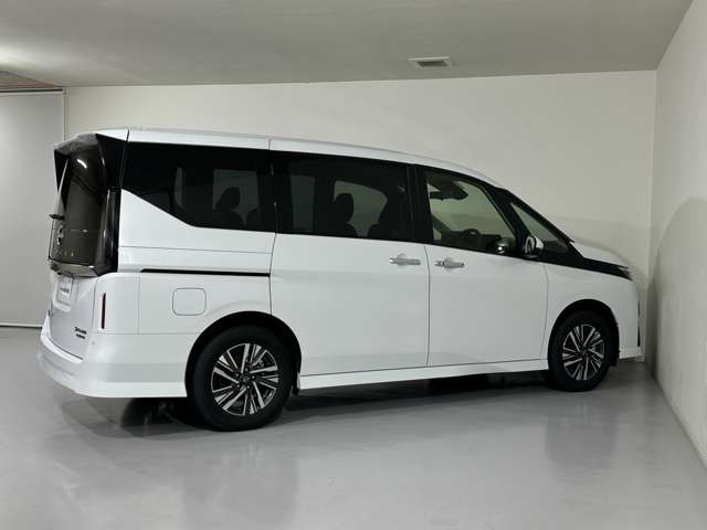 セレナ1.4 e-4ORCE ハイウェイスターV 4WD
