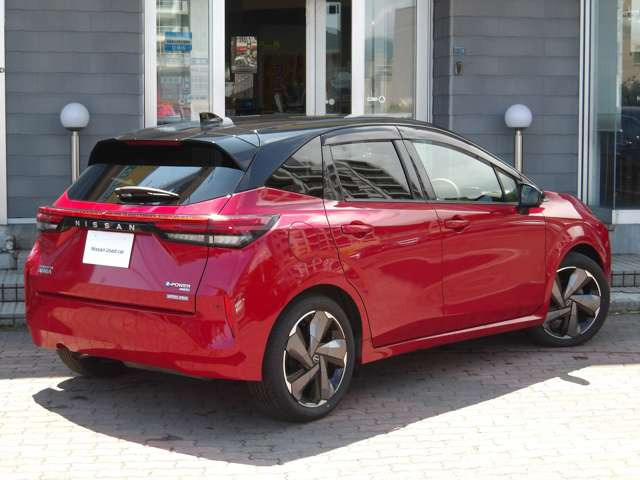 ノートオーラ1.2 G FOUR レザーエディション 4WD