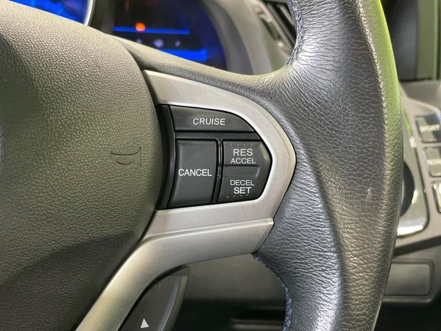 �y�N���[�Y�R���g���[���z�������H�����N���N���s�B�A�N�Z���𗣂��Ă���葬�x�ő��s���ł��A�������^�]���̕��S���y��!�����E�������ȒP�ȃX�C�b�`����Œ����ł��܂��B