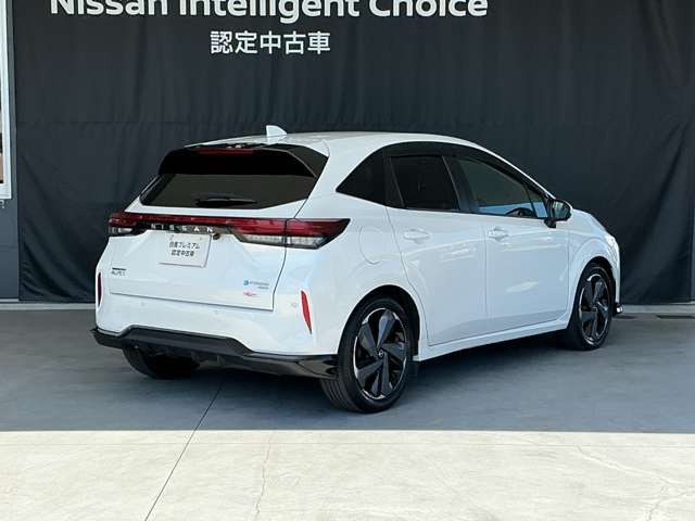 ノートオーラ1.2 G FOUR レザーエディション 4WD