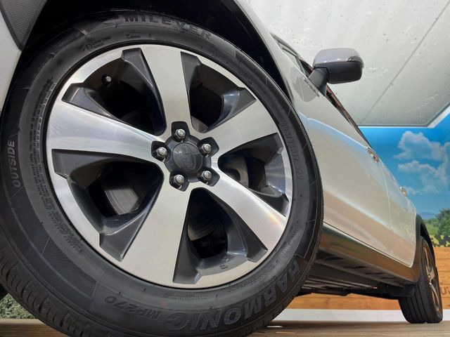 �y����17�C���`�A���~�z�C�[���z�O�ςɃ}�b�`���������A���~�z�C�[���𑕒����Ă���܂��B�e��ЊO�A���~�z�C�[����A�X�^�b�h���X�^�C�����戵�����Ă���܂��B���񂲑��k����������