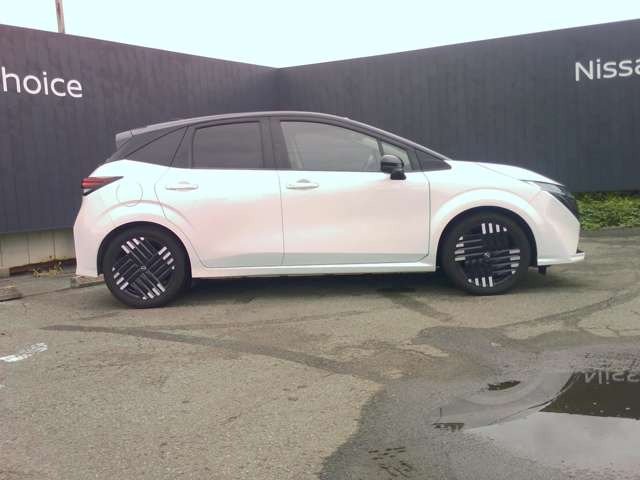 ノートオーラ1.2 G FOUR レザーエディション 4WD
