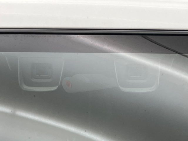 【スズキ セーフティサポート】走行中に前方の車両等を認識し、衝突しそうな時は警報とブレーキで衝突回避と被害軽減をアシスト。より安全にドライブをお楽しみいただけます。