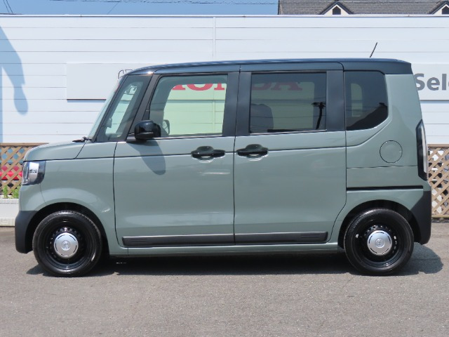 N-BOXジョイ 2トーン
