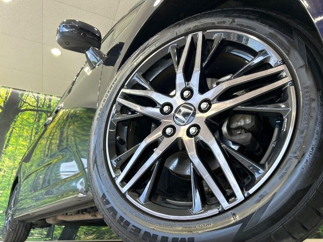 �y����18�C���`�A���~�z�C�[���z�O�ςɃ}�b�`���������A���~�z�C�[���𑕒����Ă���܂��B�e��ЊO�A���~�z�C�[����A�X�^�b�h���X�^�C�����戵�����Ă���܂��B���񂲑��k����������