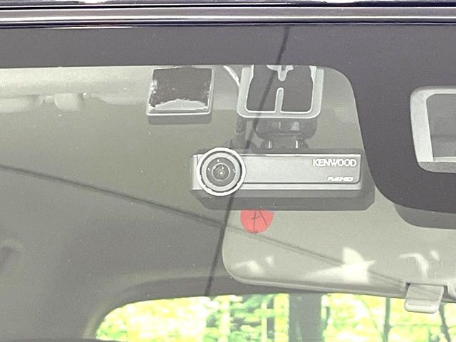 【ドライブレコーダー】ドライブレコーダー装備!走行中はもちろん、あおり運転や事故に遭遇した際、映像で記録し、万一のリスクに備えます。※記録用SDカードはお客様ご自身でご準備いただく必要があります。