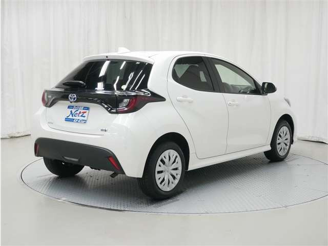 ヤリス1.5 ハイブリッド X E-Four 4WD