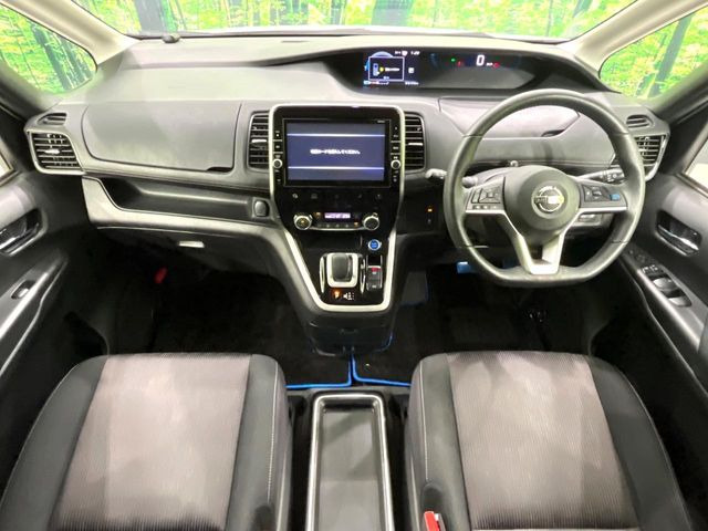 セレナ1.2 e-POWER ハイウェイスターV