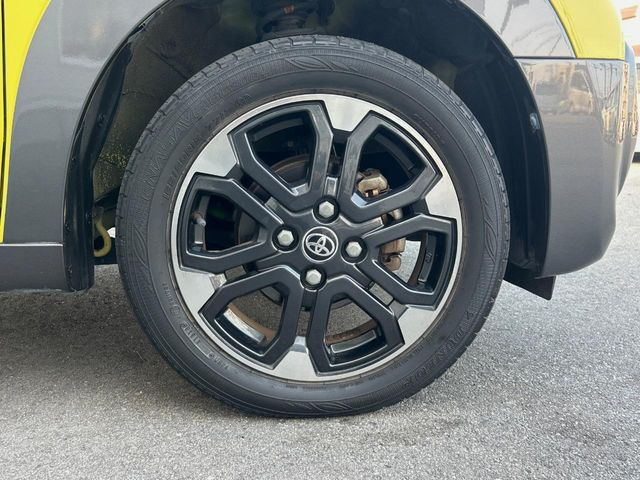 �y����15�C���`�A���~�z�C�[���z�O�ςɃ}�b�`���������A���~�z�C�[���𑕒����Ă���܂��B�e��ЊO�A���~�z�C�[����A�X�^�b�h���X�^�C�����戵�����Ă���܂��B���񂲑��k����������