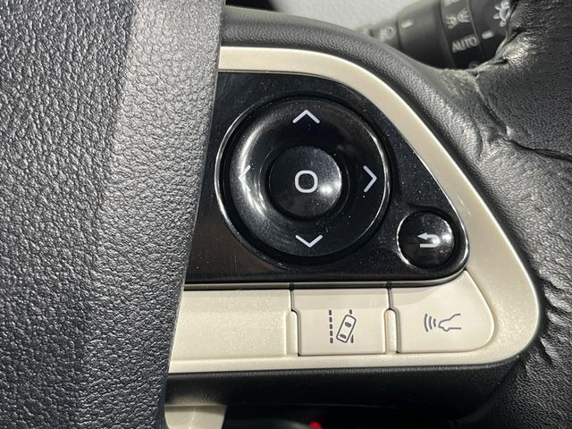 【トヨタセーフティセンス】走行中に前方の車両等を認識し、衝突しそうな時は警報とブレーキで衝突回避と被害軽減をアシスト。より安全にドライブをお楽しみいただけます。