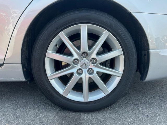 �y����17�C���`�A���~�z�C�[���z�O�ςɃ}�b�`���������A���~�z�C�[���𑕒����Ă���܂��B�e��ЊO�A���~�z�C�[����A�X�^�b�h���X�^�C�����戵�����Ă���܂��B���񂲑��k����������