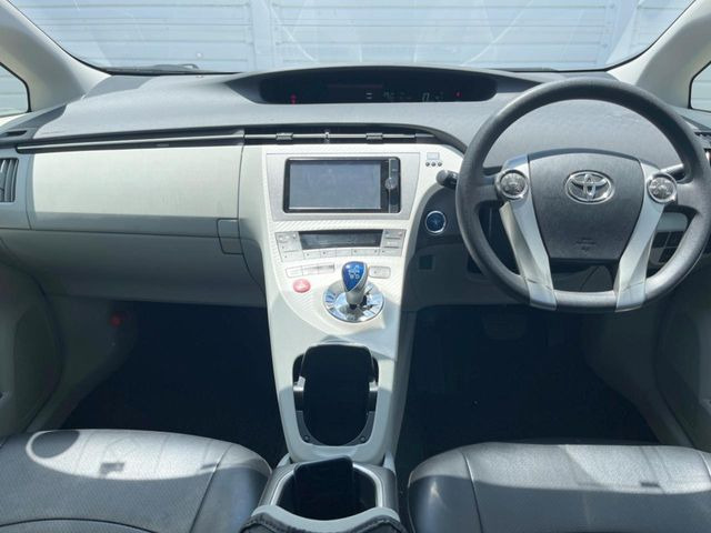 プリウス1.8 S