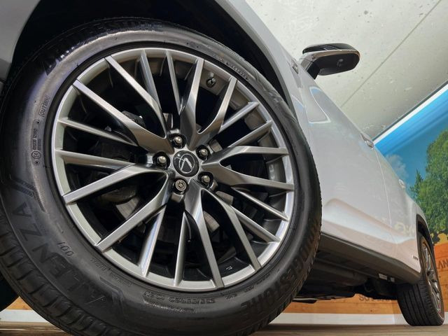 �y�����A���~�z�C�[���z�O�ςɃ}�b�`���������A���~�z�C�[���𑕒����Ă���܂��B�e��ЊO�A���~�z�C�[����A�X�^�b�h���X�^�C�����戵�����Ă���܂��B���񂲑��k����������