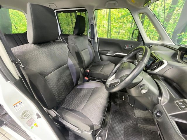 運転席シート廻りは使用感も少なく、良好な状態となっています。前オーナー様が丁寧に使っていたことがよくわかりますね。