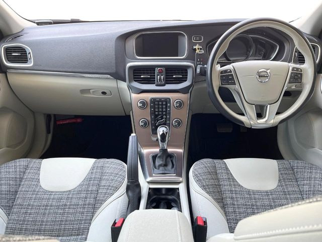 V40クロスカントリーT5 AWD モメンタム 4WD