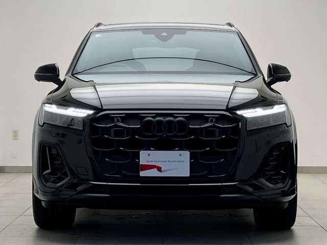 Q755 TFSI クワトロ Sライン 4WD