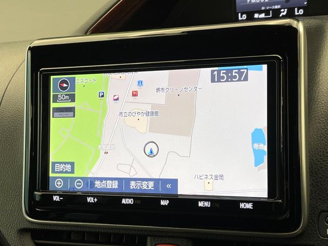 【純正9型ナビ】人気の純正ナビを装備しております。ナビの使いやすさはもちろん、オーディオ機能も充実!キャンプや旅行はもちろん、通勤や買い物など普段のドライブも楽しくなるはず♪
