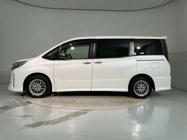 ノア1.8 ハイブリッド Si W×B II