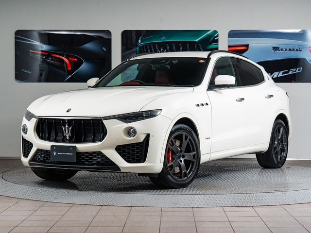 レヴァンテグランスポーツ ディーゼル 4WD