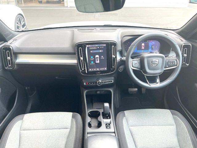 XC40プラス B4 AWD 4WD
