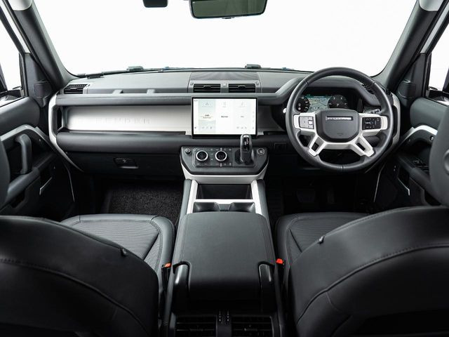 ディフェンダー110 S 3.0L D300 ディーゼル 4WD