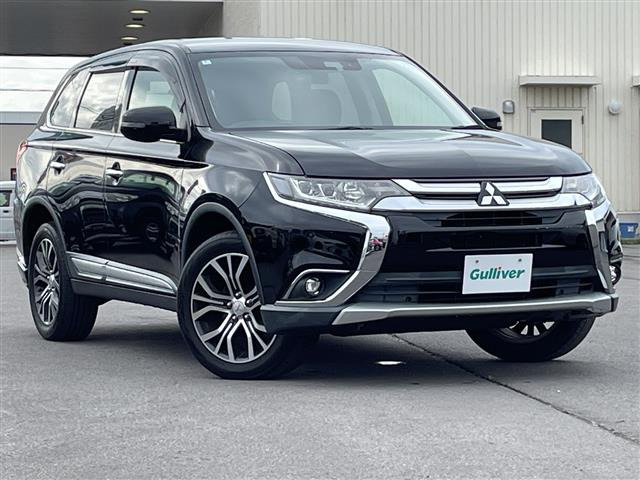 アウトランダー2.4 24G ナビパッケージ 4WD