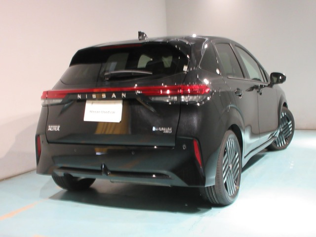 ノートオーラ1.2 G FOUR レザーエディション 4WD