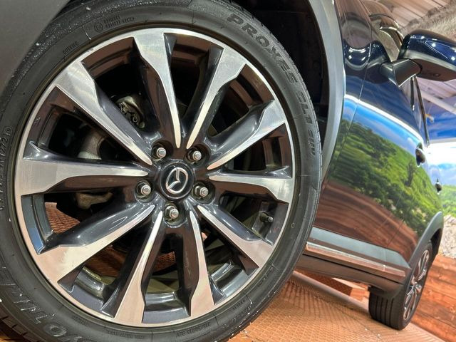 �y����18�C���`�A���~�z�C�[���z�O�ςɃ}�b�`���������A���~�z�C�[���𑕒����Ă���܂��B�e��ЊO�A���~�z�C�[����A�X�^�b�h���X�^�C�����戵�����Ă���܂��B���񂲑��k����������