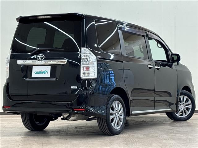 ヴォクシー2.0 ZS 煌II 4WD
