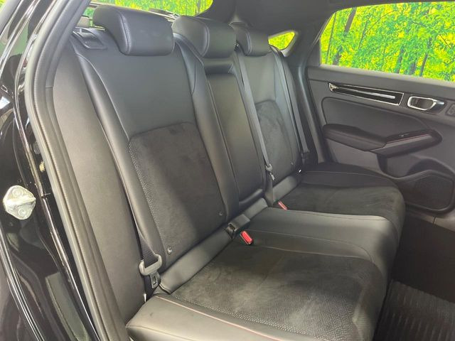 ドライバーによって運転しやすいポジションは異なり、あの車はどうなのか不安なこともありますよね。気になるお車は店頭で乗り込んでご確認いただけます♪