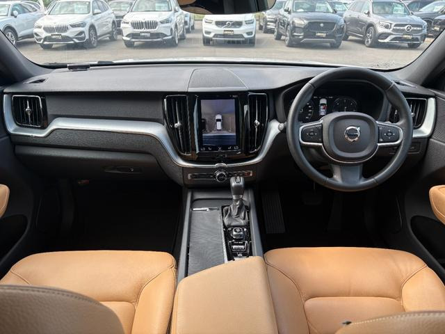 XC60D4 AWD モメンタム ディーゼル 4WD