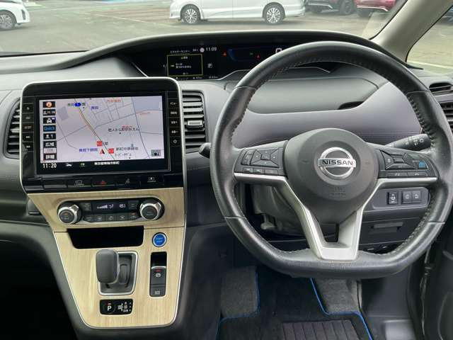 セレナ1.2 e-POWER ハイウェイスターV