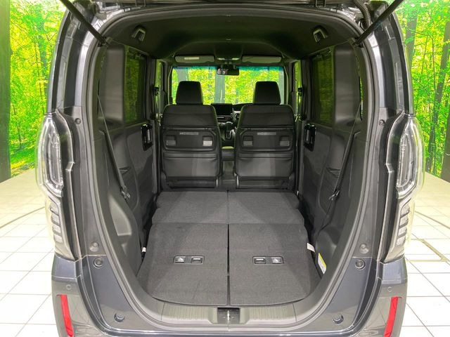 普段のお買い物や通勤、送迎等に十分な荷室スペースを確保しております。セカンドシートを倒すと、大きな荷物の積載も可能です♪